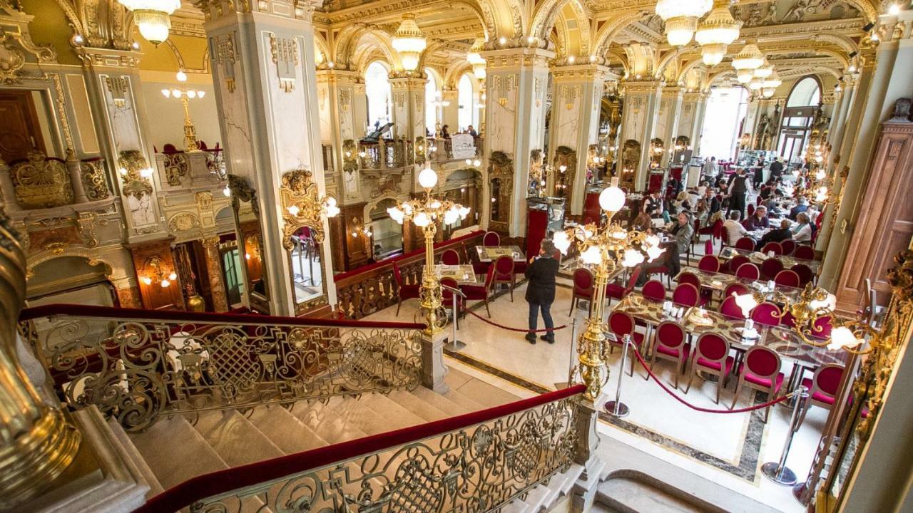 Andrassy Boulevard Budapest Ngoại thất bức ảnh